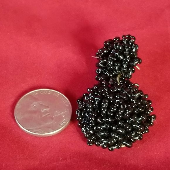 Nine Seed Beads Earrings Set - Picture 4 of 7